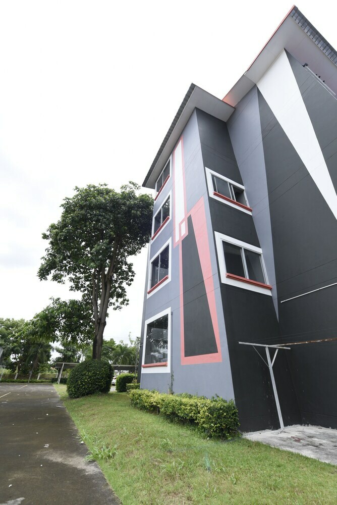 Hotel Grand Esie Service Apartment