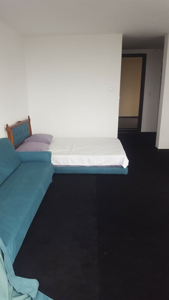 I Hotel