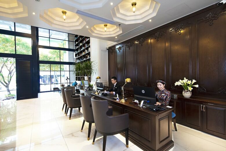 Alagon Central Hotel & Spa