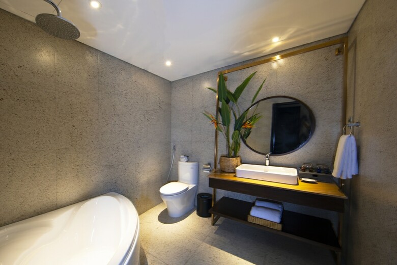 Alagon Central Hotel & Spa