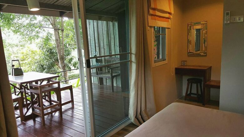 Hotel Baan Phuchalianglom