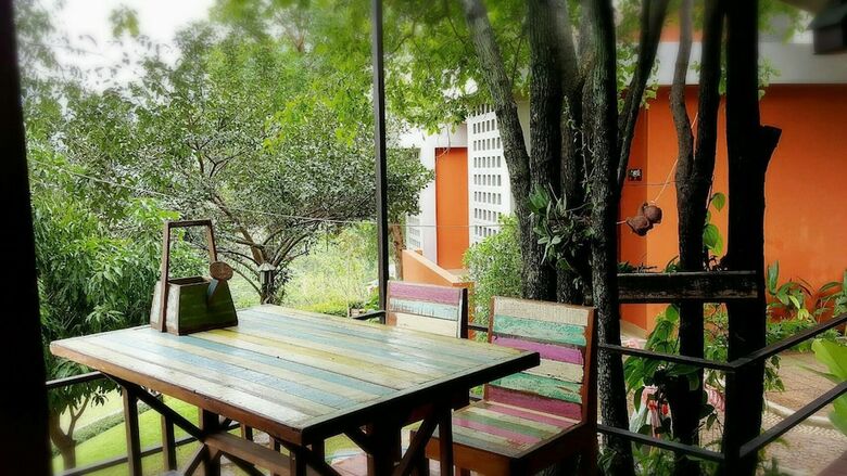 Hotel Baan Phuchalianglom