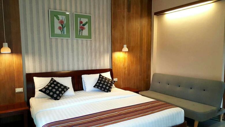 Hotel Baan Phuchalianglom
