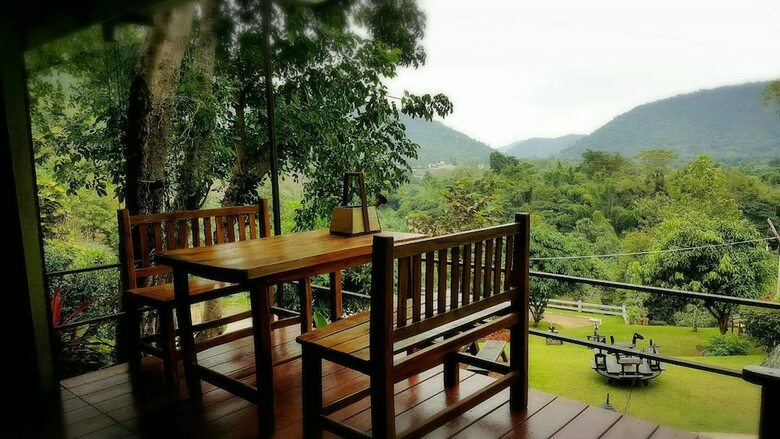 Hotel Baan Phuchalianglom