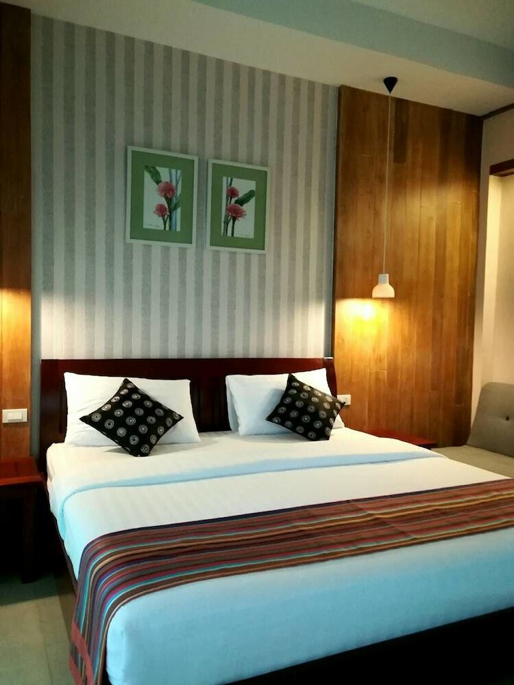 Hotel Baan Phuchalianglom