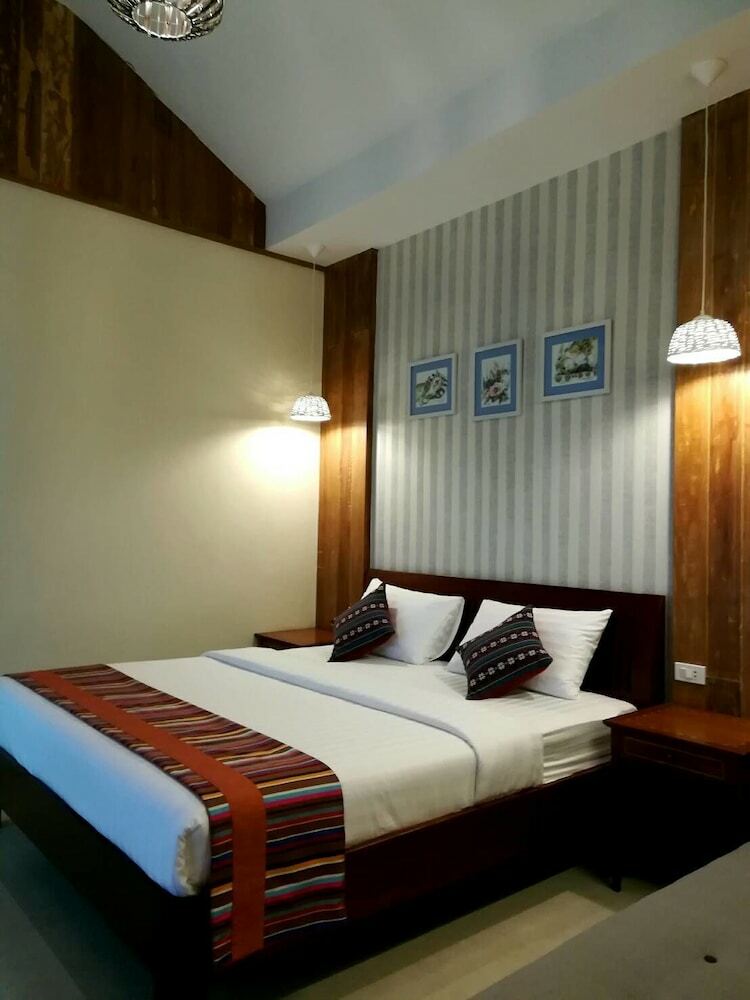 Hotel Baan Phuchalianglom
