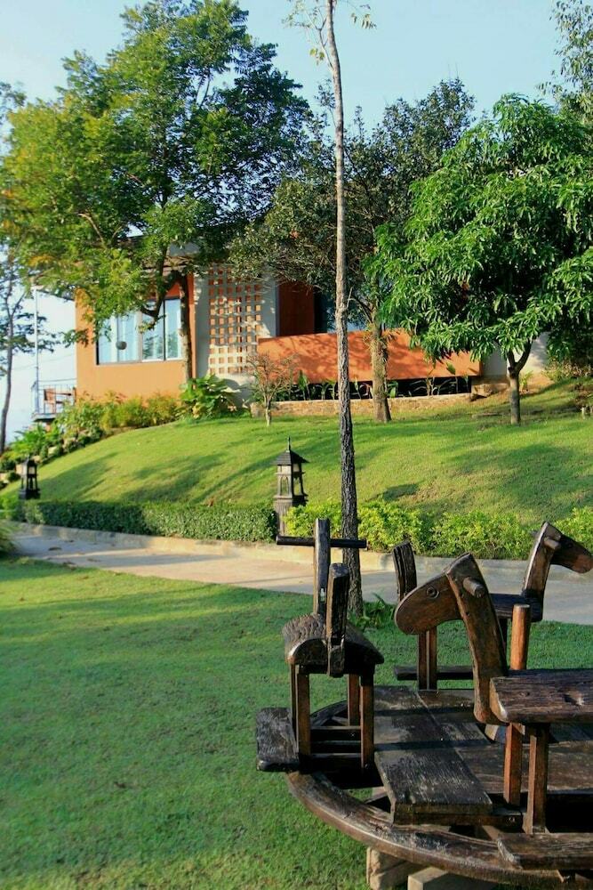 Hotel Baan Phuchalianglom