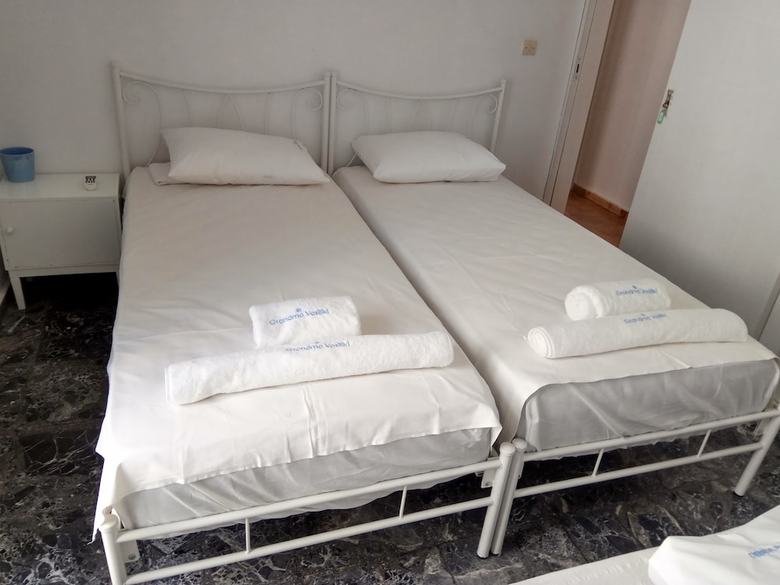 Hotel Grandma Vasiliki Rooms To Let