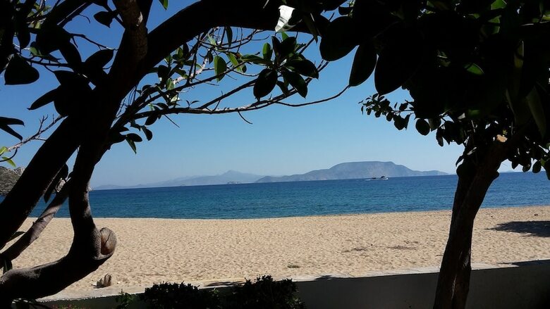 Hotel Grandma Vasiliki Rooms To Let