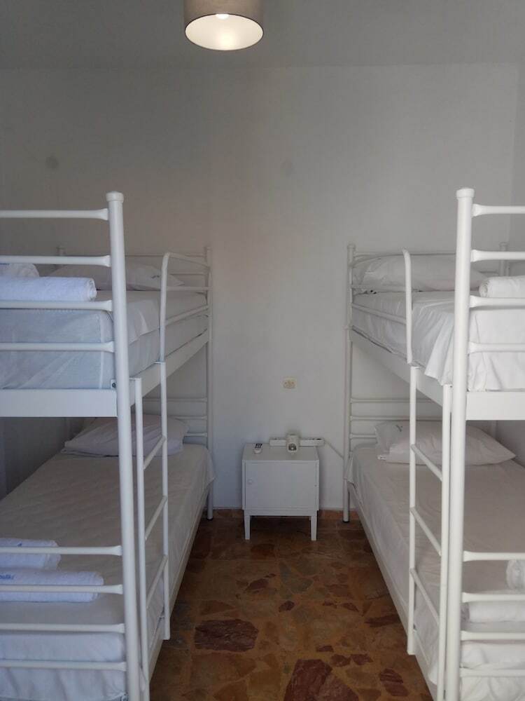 Hotel Grandma Vasiliki Rooms To Let