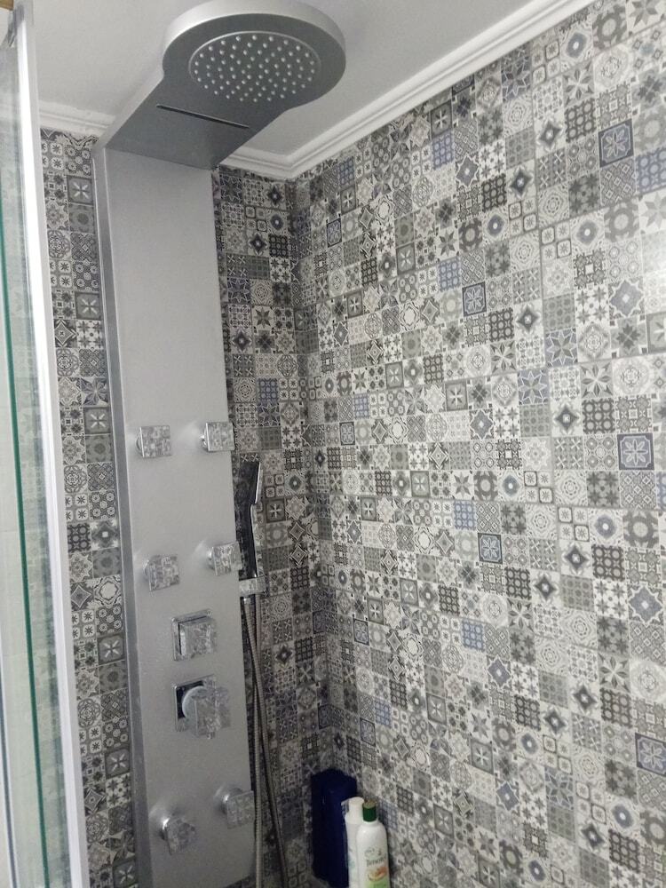 Hotel Grandma Vasiliki Rooms To Let