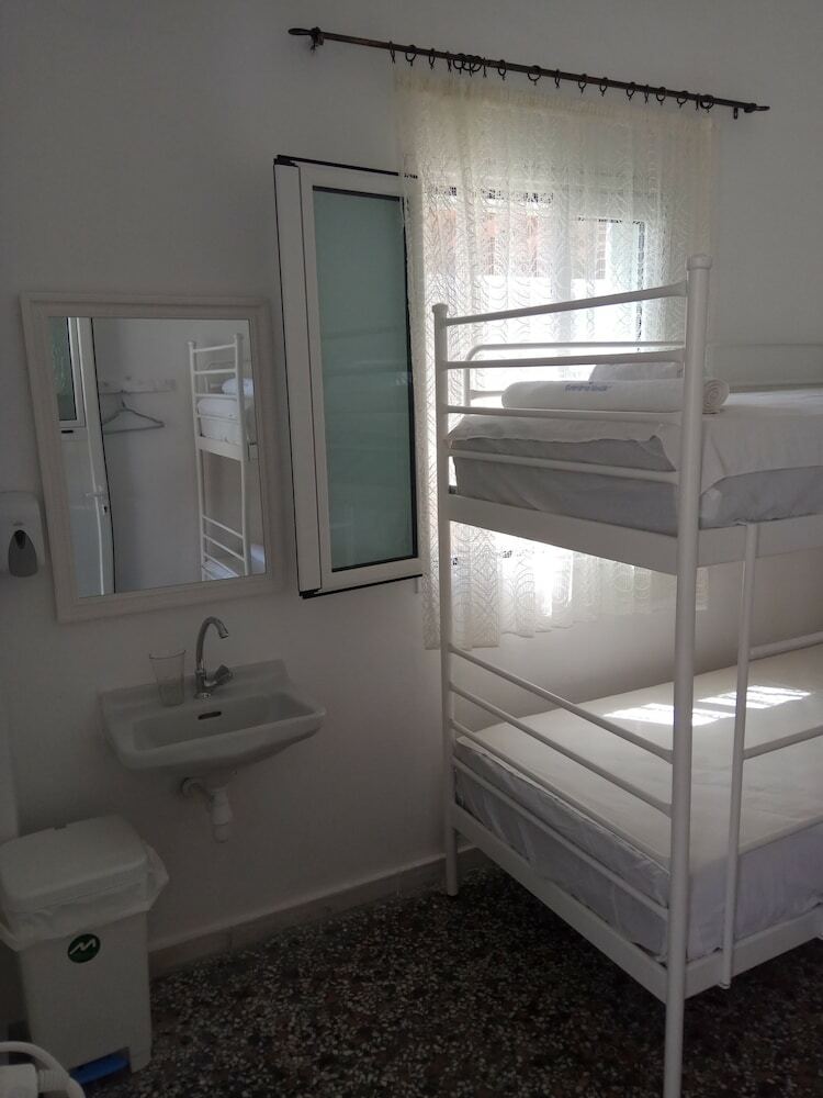 Hotel Grandma Vasiliki Rooms To Let