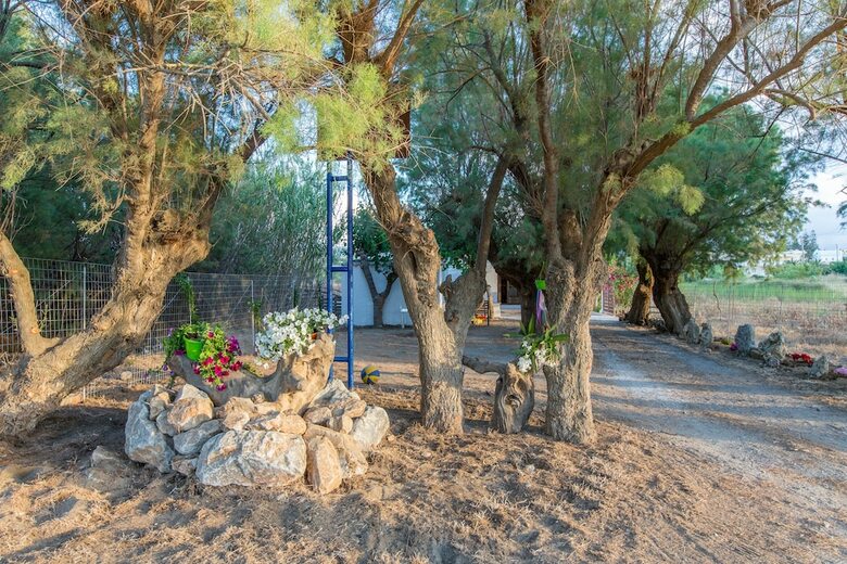 Aadonis Villa