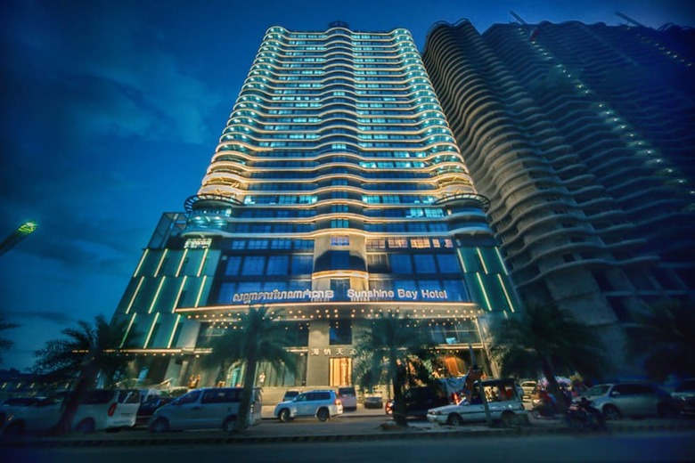 Sunshine Bay Hotel