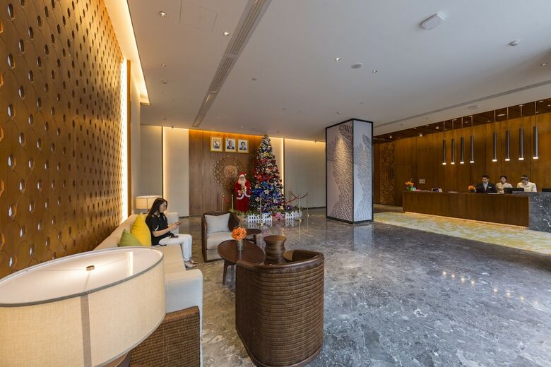 Sunshine Bay Hotel