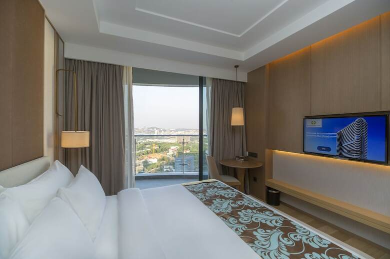 Sunshine Bay Hotel