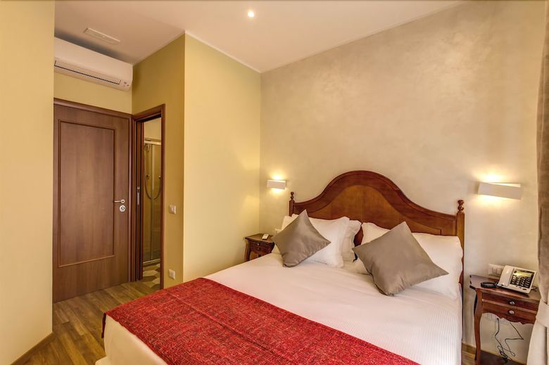 Hotel Colosseo Accomodation Room Guest House