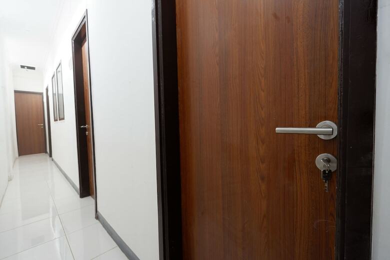 Hotel Reddoorz Near Mall Ciputra 2
