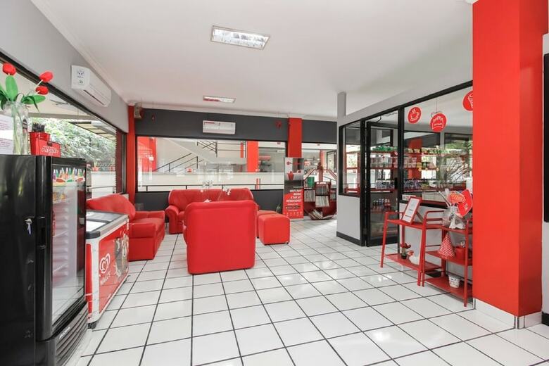 Hotel Reddoorz Plus Near Rs Fatmawati 2