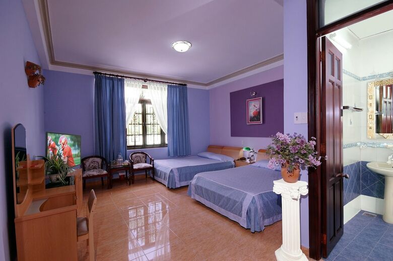 Tram Huong Hotel