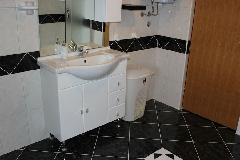 Apartment Radovic Ive