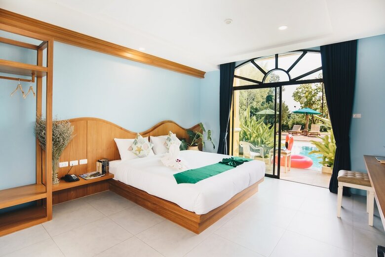 The Pineapple Hotel