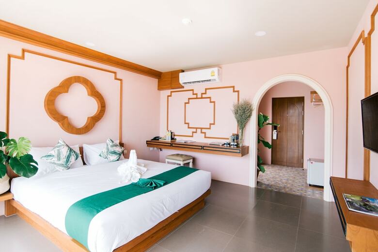 The Pineapple Hotel