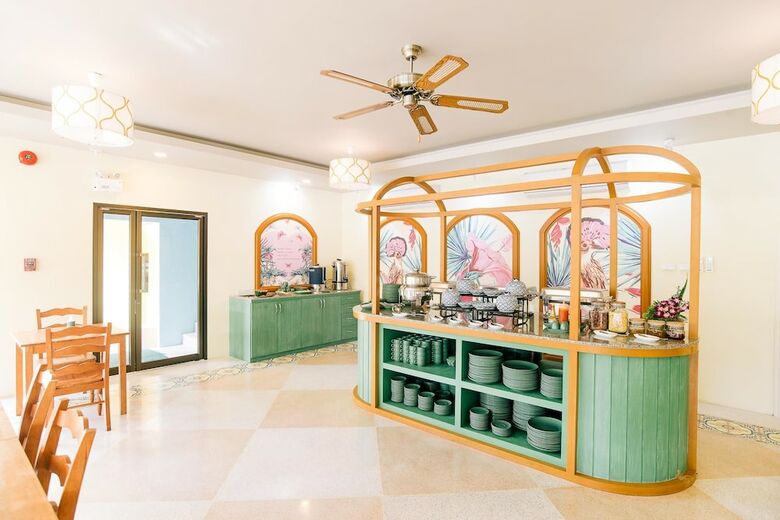 The Pineapple Hotel