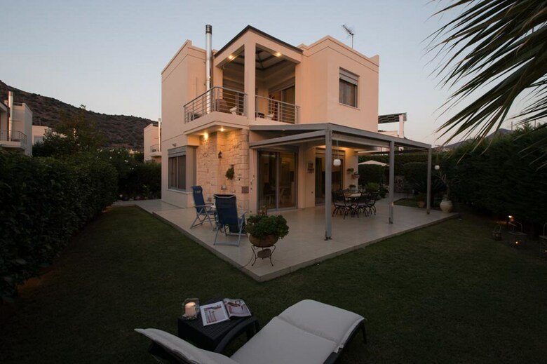 Villa Elegant Maisonette Garden Near The Beach