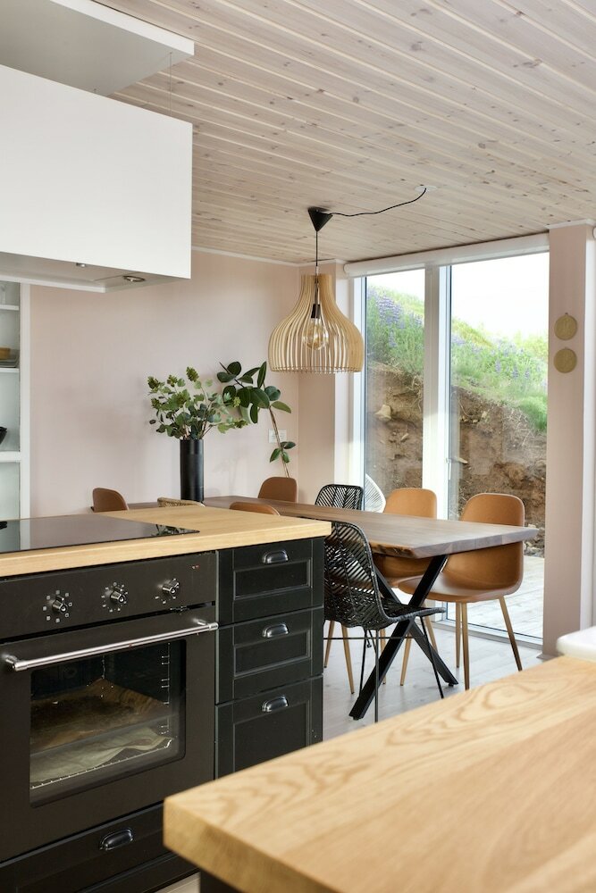 Designers Villa - Near Alafoss Waterfall