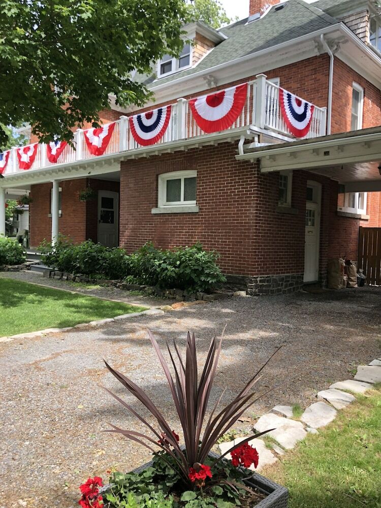 1000 Islands Bed And Breakfast ? The Bulloch House