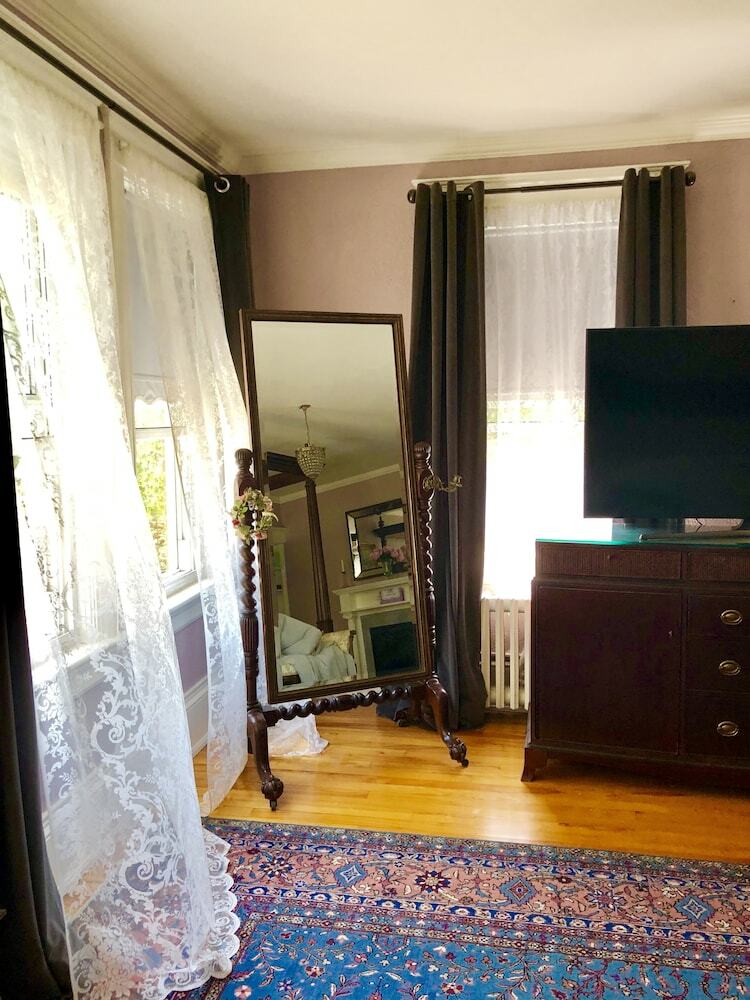 1000 Islands Bed And Breakfast ? The Bulloch House