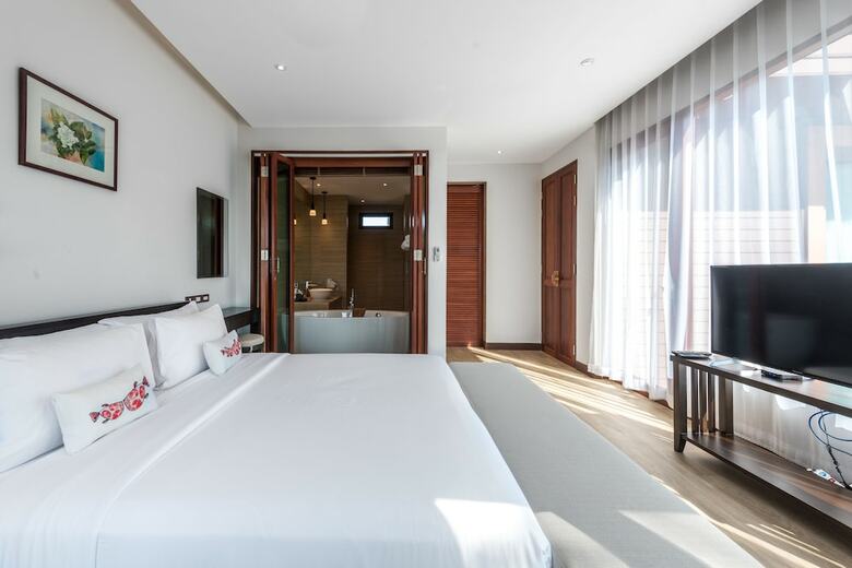 Hotel Triple Tree Beach Resort