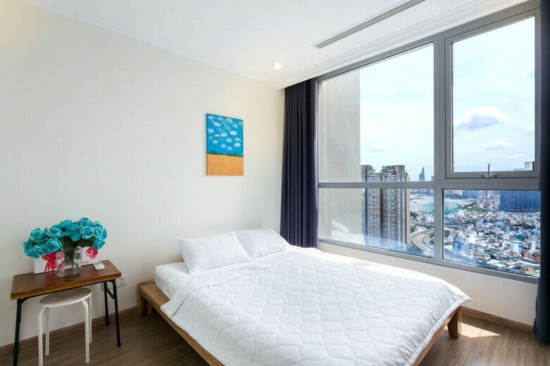 Luxury Apartment In Vinhomes Golden River