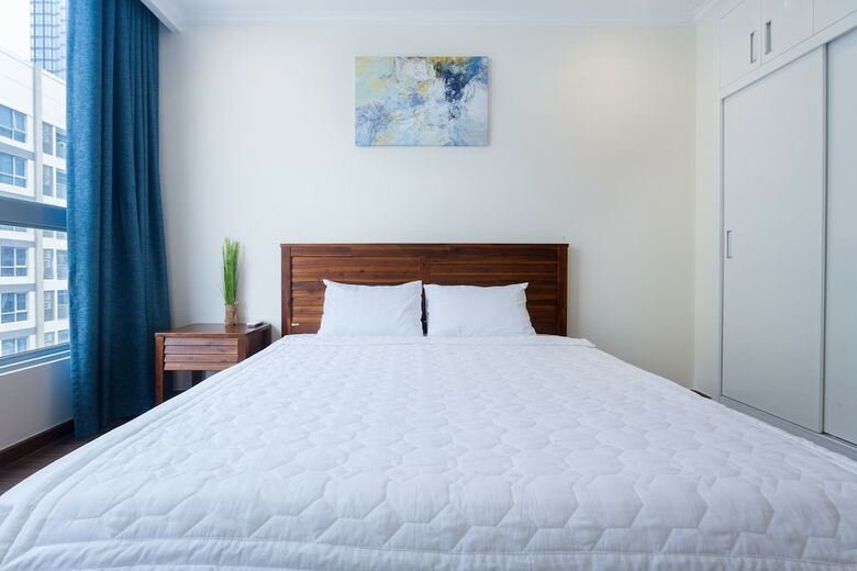 Luxury Apartment In Vinhomes Golden River