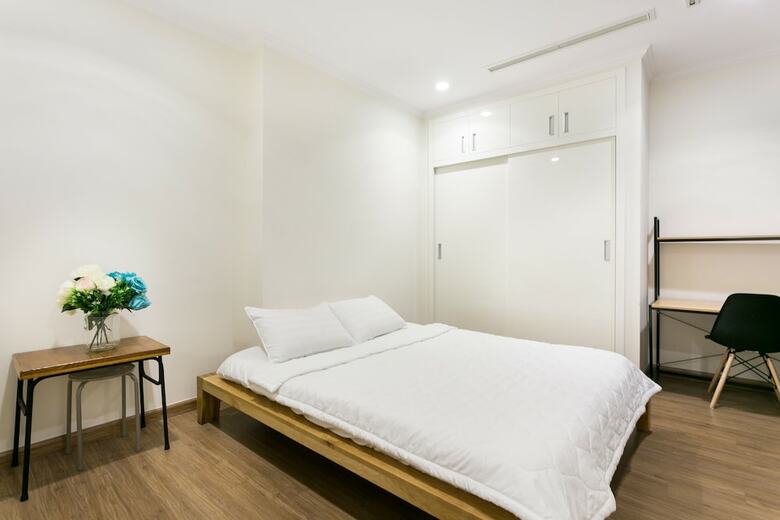 Luxury Apartment In Vinhomes Golden River