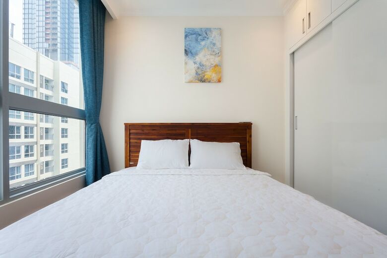 Luxury Apartment In Vinhomes Golden River