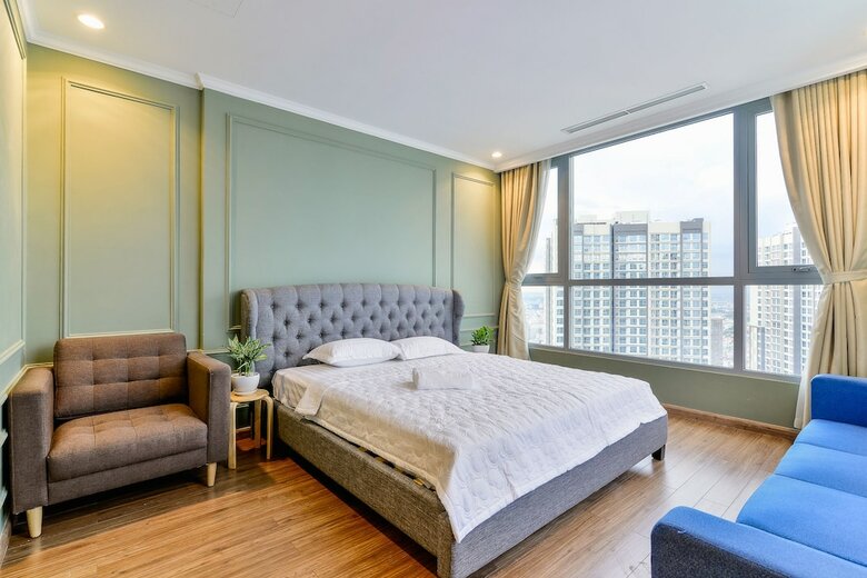 Luxury Apartment In Vinhomes Golden River