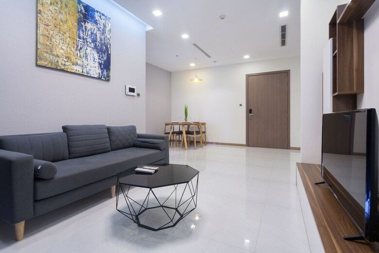 Luxury Apartment In Vinhomes Golden River