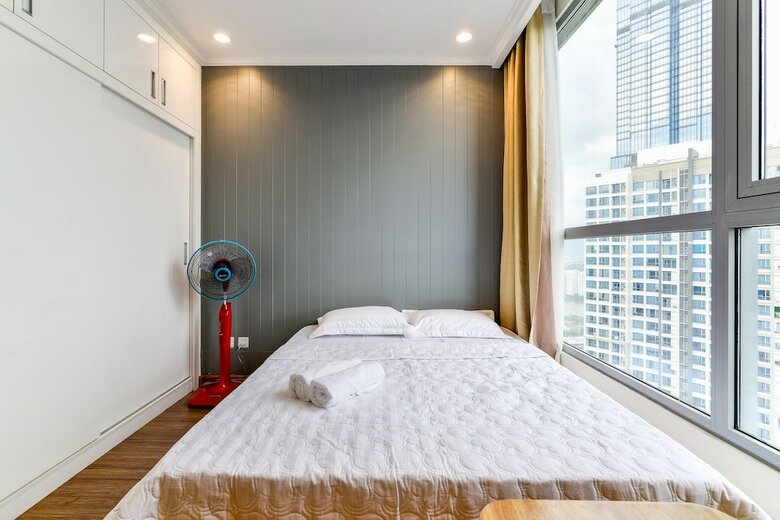 Luxury Apartment In Vinhomes Golden River