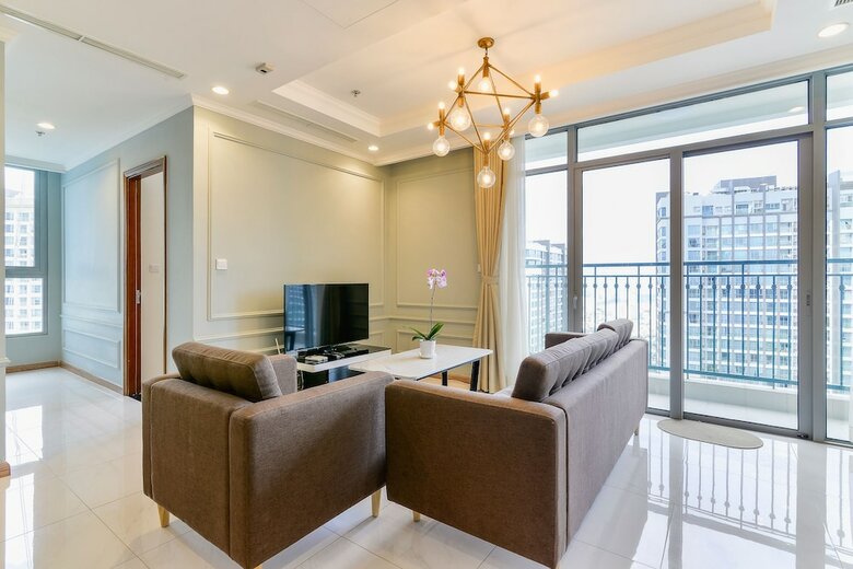 Luxury Apartment In Vinhomes Golden River