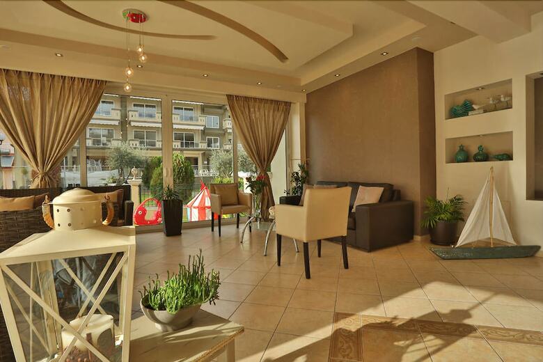 Irida Apartments