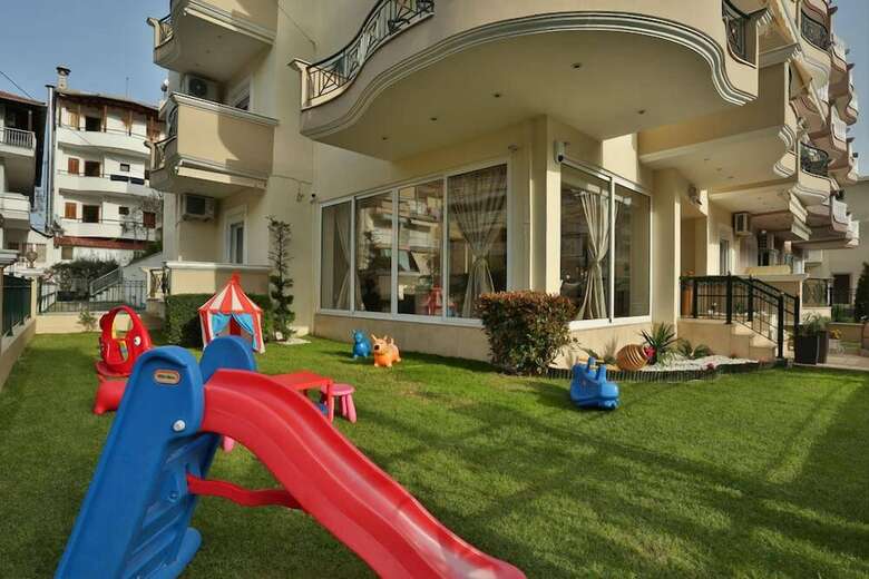 Irida Apartments