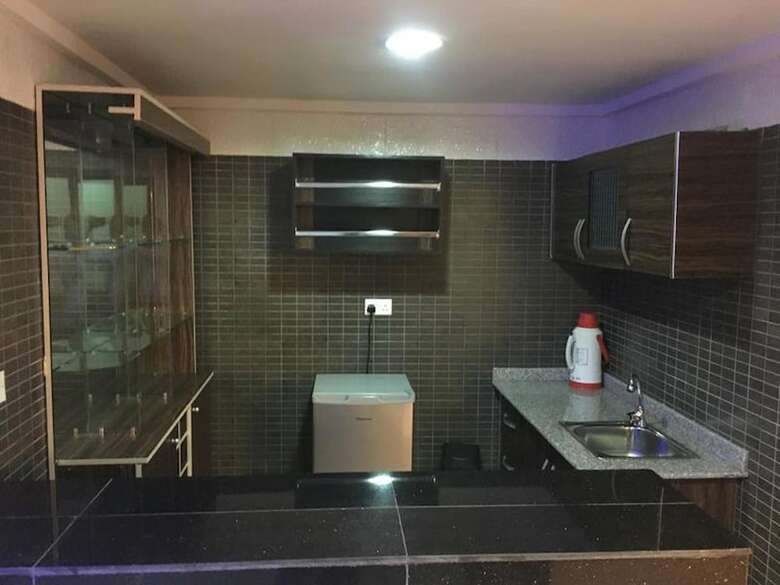 Hotel Cynergy Suites Royale
