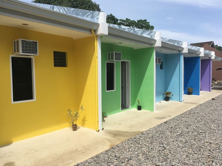 Bed & Breakfast Tropical Stay Accommodations