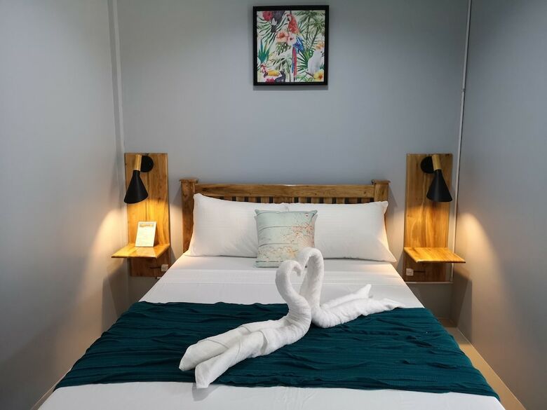 Bed & Breakfast Tropical Stay Accommodations
