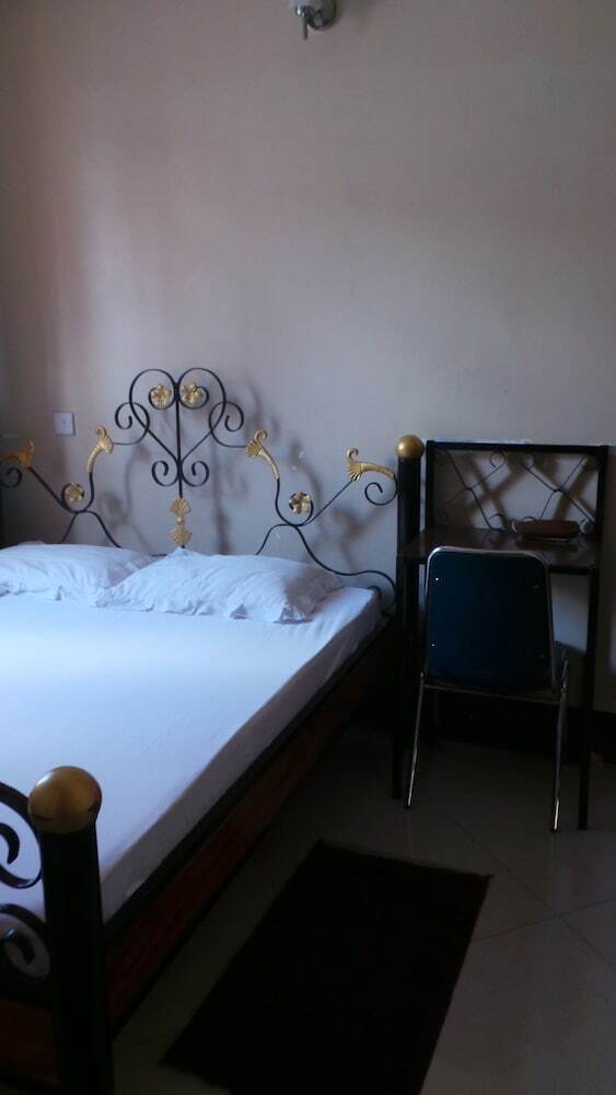 Bush Route Hotel