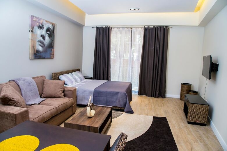 Pls Apartments - Cantonments