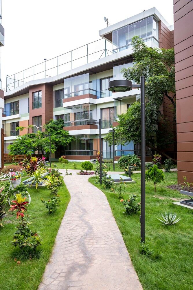 Pls Apartments - Cantonments