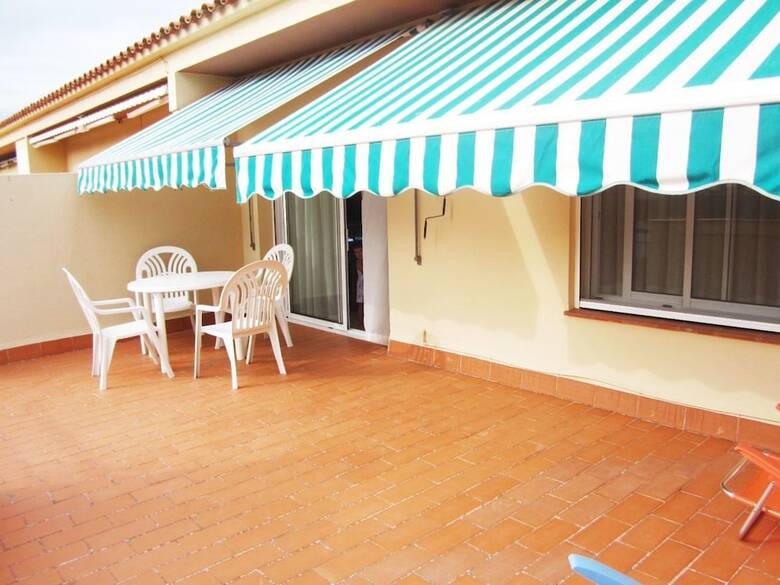 Apartamentos �tico A Pocos Metros De La Playa. - 737